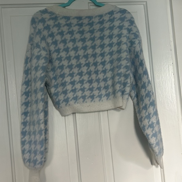 Kendall and Kylie cropped blue sweater - Picture 2 of 3